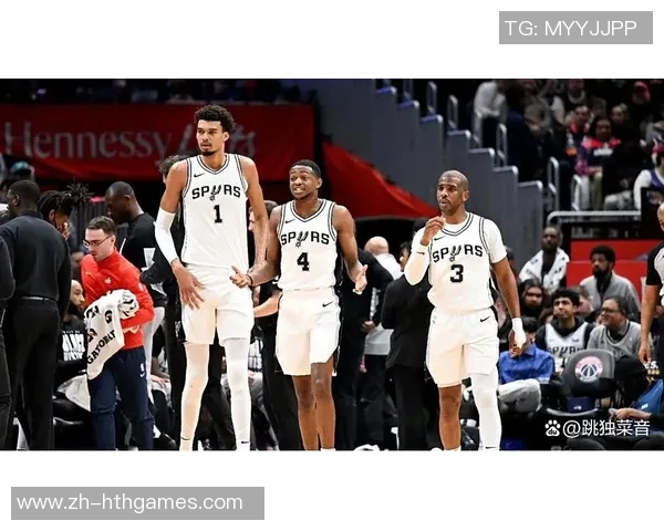 马刺与猛龙激战正酣NBA赛场上演精彩对决引发球迷热议